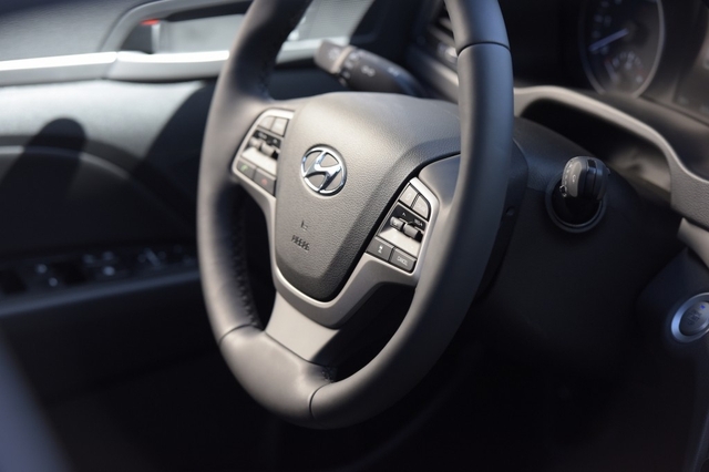 Руль новой Hyundai Elantra-2016