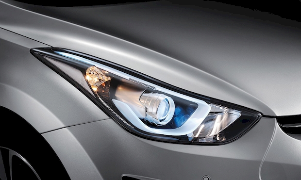 Головная фара Hyundai Elantra 2015
